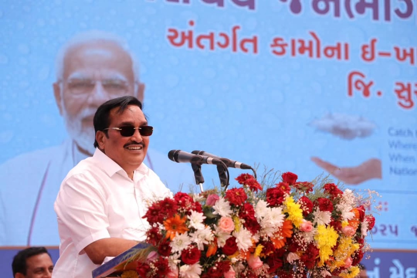 જો પાણી છે તો કાલ પણ છે તા. ૨૩-૦૩-૨૦૨૫ ના રોજ ભારત સરકારના કેન્દ્રીય જળશક્તિ મંત્રી અને ગુજરાત પ્રદેશ ભાજપ પ્રમુખ માનનીય શ્રી સી. આર. પાટીલ સાહેબના અધ્યક્ષ સ્થાને ચોર્યાસી વિધાનસભા મતવિસ્તારના મોરા ગામમાં વરસાદી પાણીનો સંગ્રહ (વરસાદી પાણીનો સંગ્રહ) માટે ઇ-ખાતમુહૂર્ત કાર્યક્રમનું આયોજન કરવામાં આવ્યું હતું.